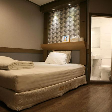 Hotel Q Chuncheon Ngoại thất bức ảnh