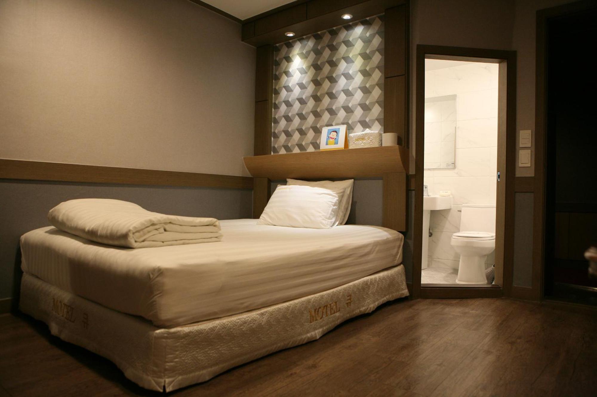 Hotel Q Chuncheon Ngoại thất bức ảnh